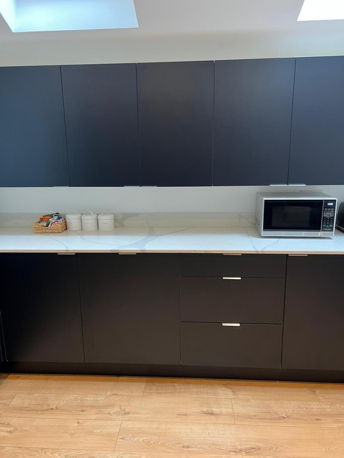 Beautiful 2 Bed With En Suite, Near Tube And Stamford Bridge * London