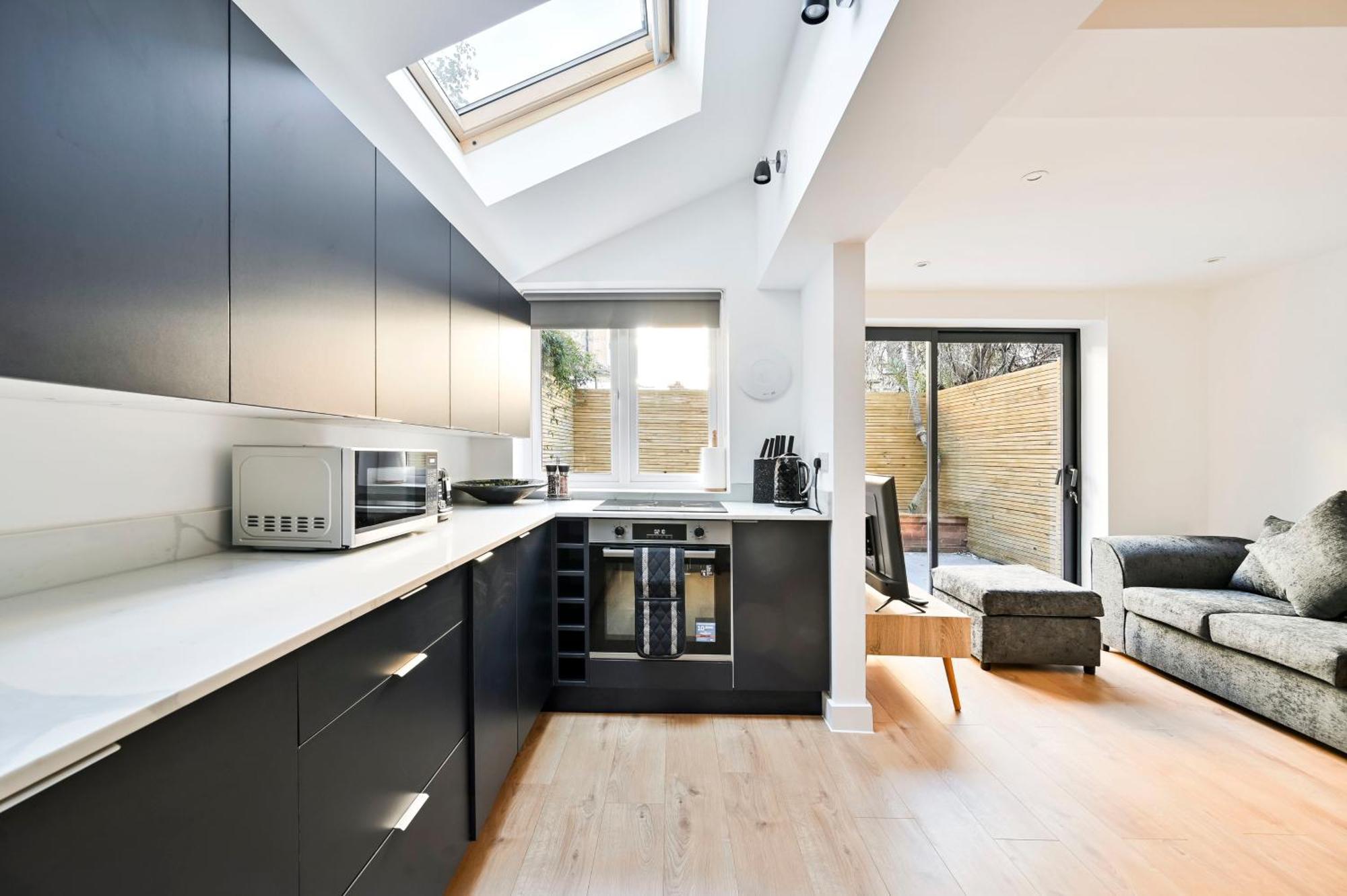 Beautiful 2 Bed With En Suite, Near Tube And Stamford Bridge * London