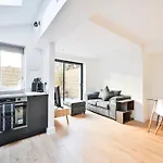 Beautiful 2 Bed With En Suite, Near Tube And Stamford Bridge