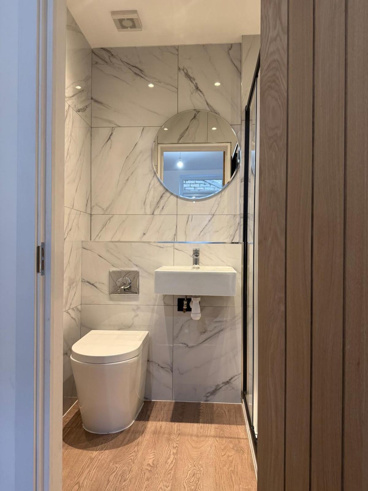 Beautiful 2 Bed With En Suite, Near Tube And Stamford Bridge Appartement Londres