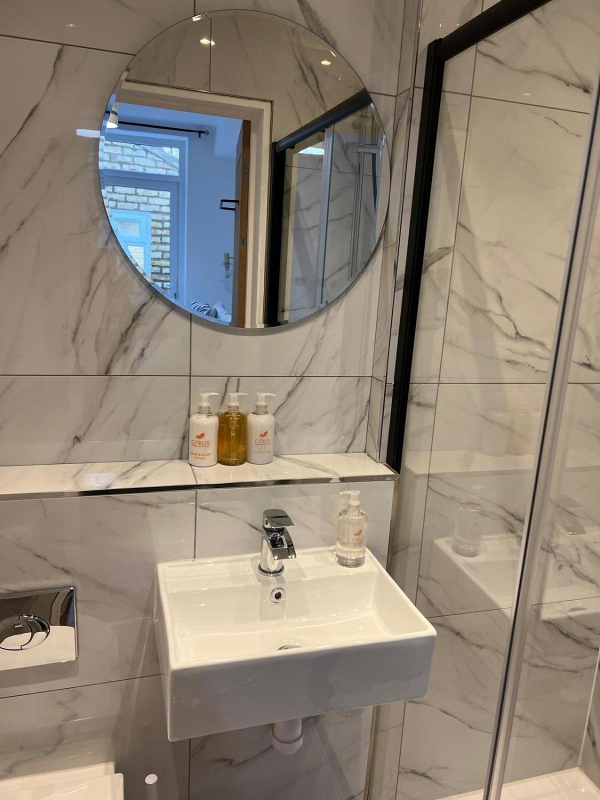 Appartement Beautiful 2 Bed With En Suite, Near Tube And Stamford Bridge *