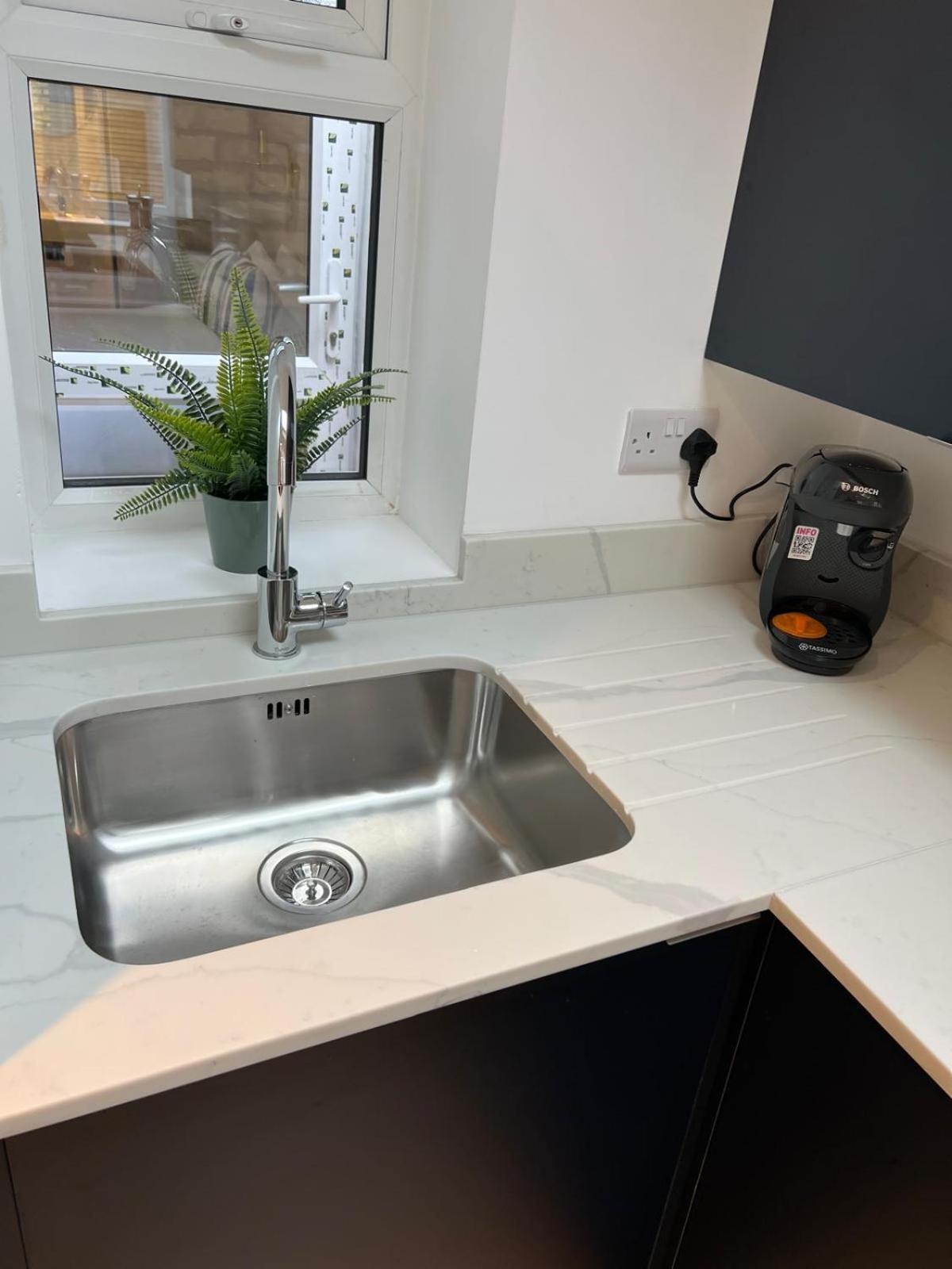 Appartement Beautiful 2 Bed With En Suite, Near Tube And Stamford Bridge Londres