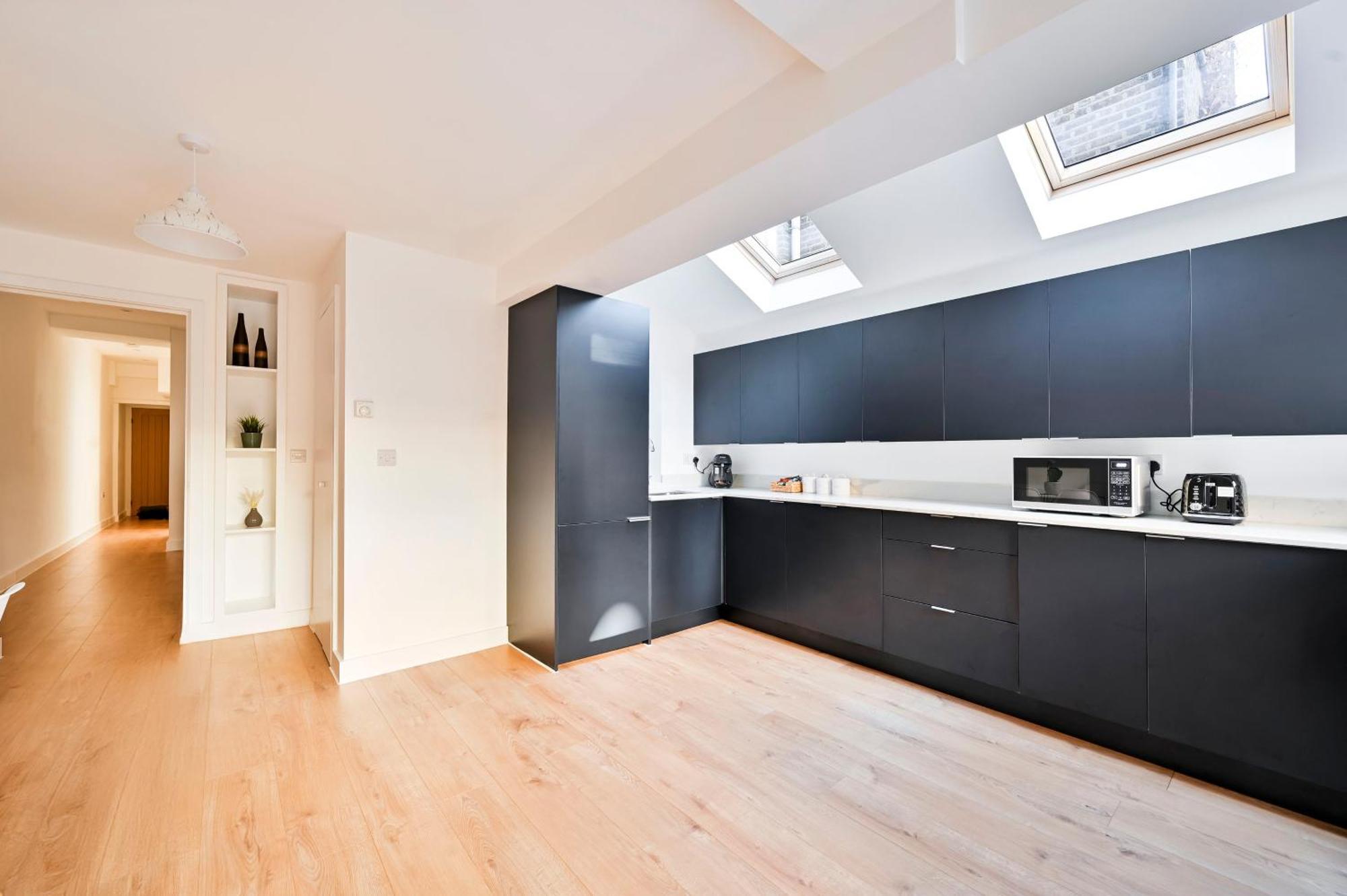 Beautiful 2 Bed With En Suite, Near Tube And Stamford Bridge *