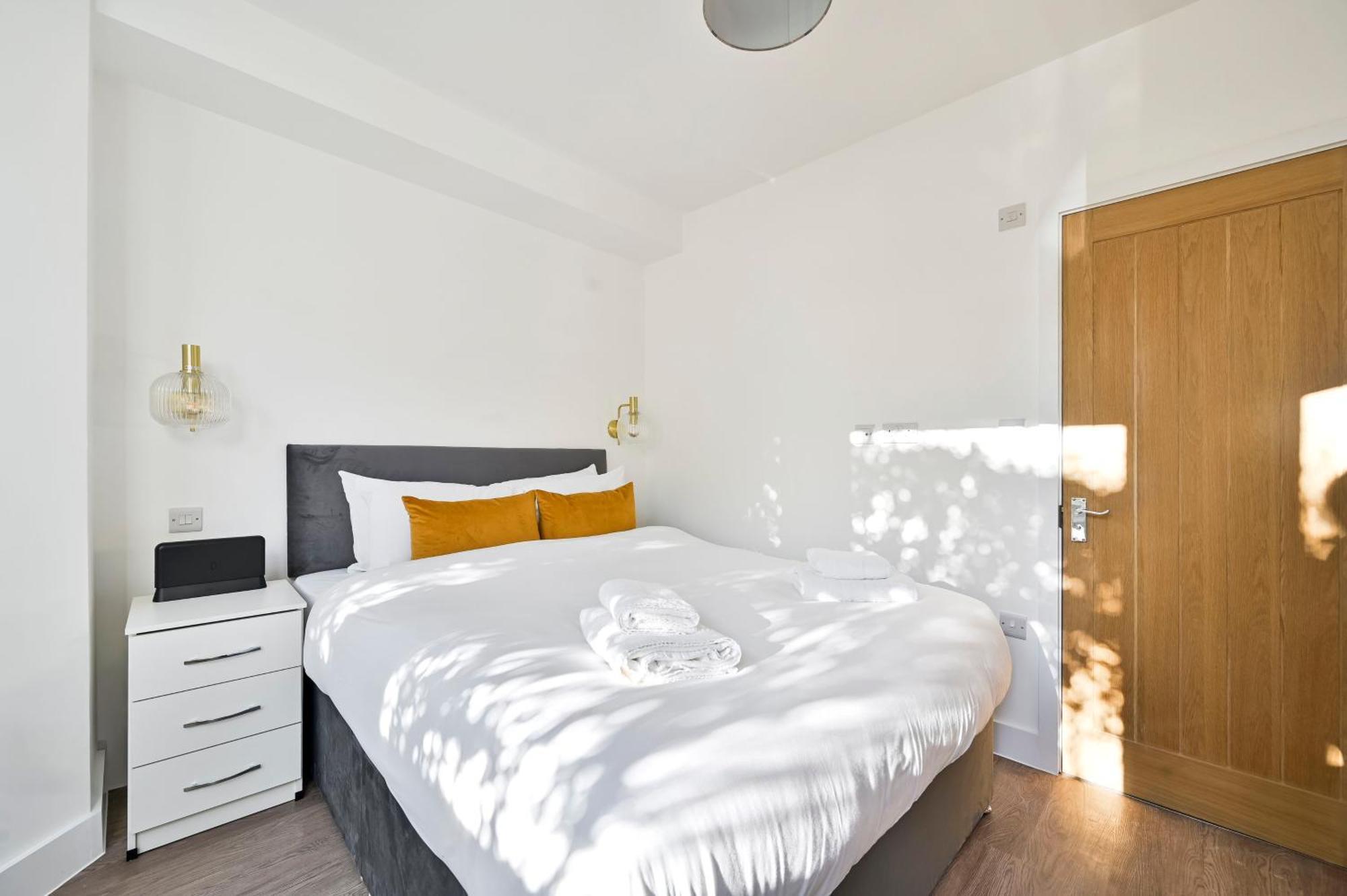 Beautiful 2 Bed With En Suite, Near Tube And Stamford Bridge Londres