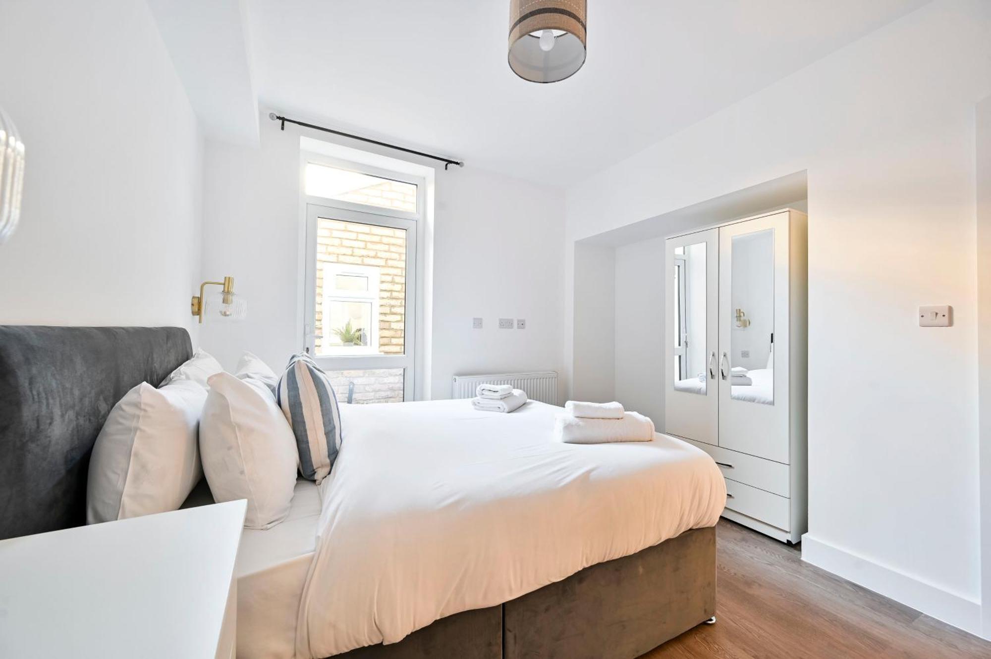 Beautiful 2 Bed With En Suite, Near Tube And Stamford Bridge *